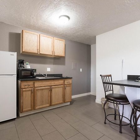 Little Suites Provo Extended Stay Экстерьер фото