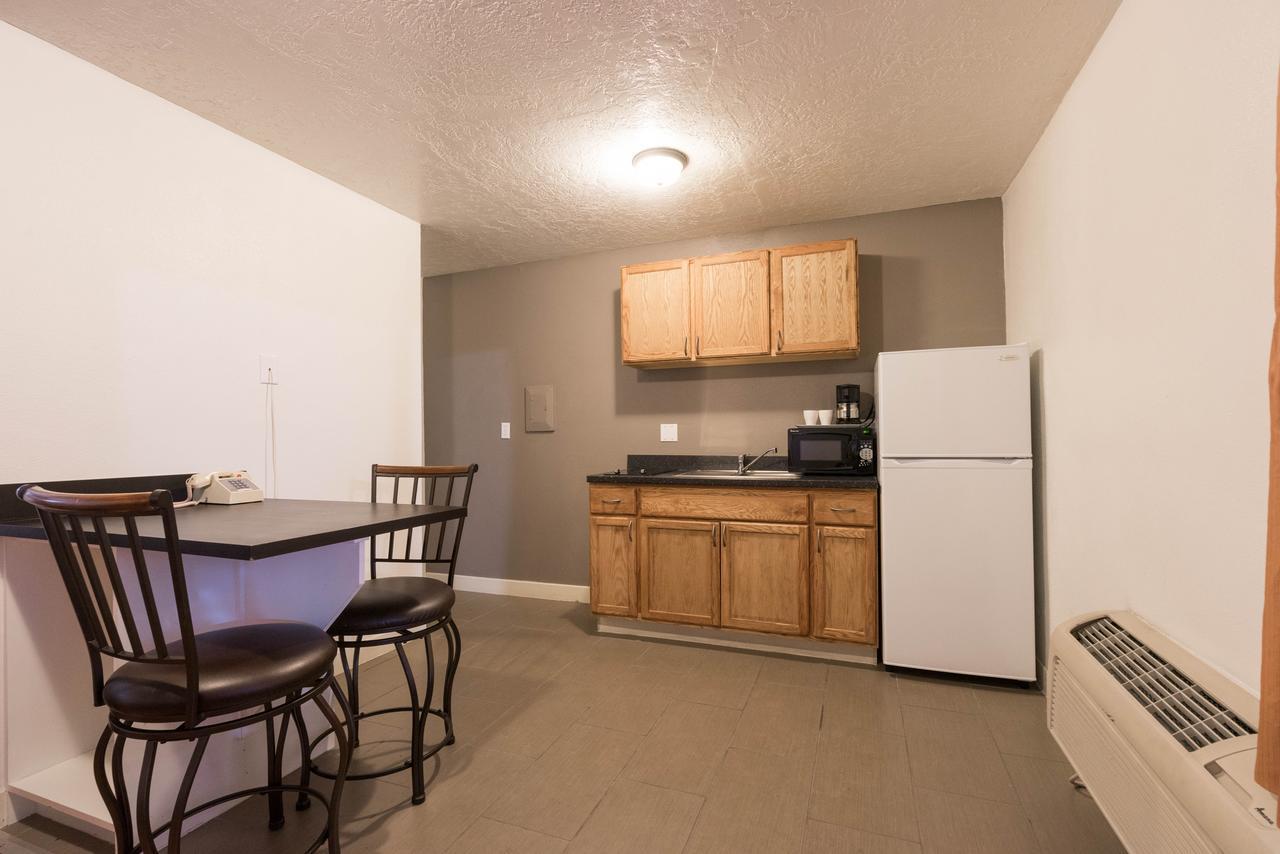 Little Suites Provo Extended Stay Экстерьер фото