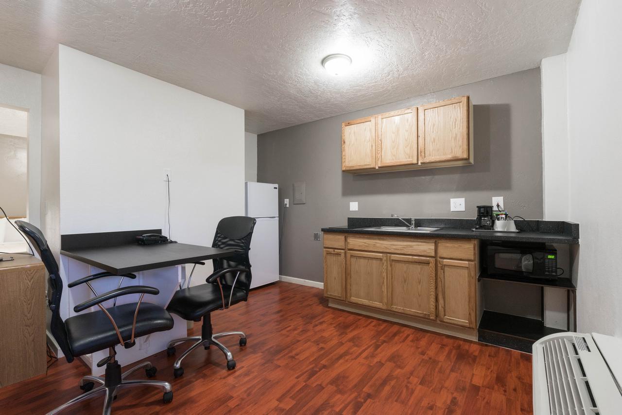 Little Suites Provo Extended Stay Экстерьер фото